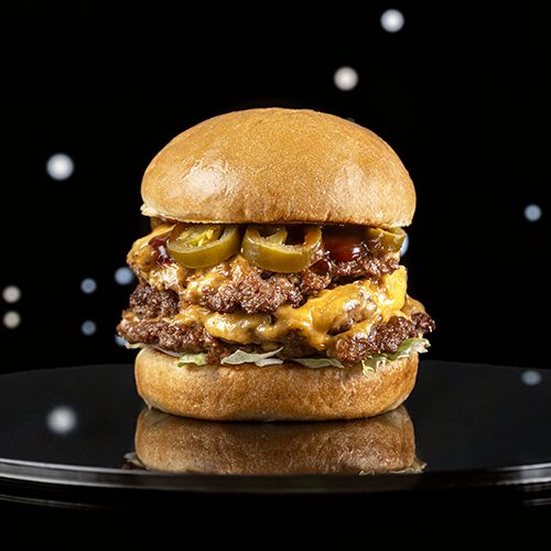 Hot Planet smash burger Hot Planet smash burger sa halapenjo papričicama i BBQ sosom — Intergalactic Diner, Beograd