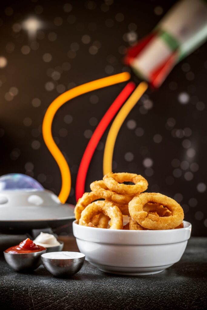 Saturn Rings — pohovani kolutovi luka sa sosevima — Intergalactic Diner, Beograd